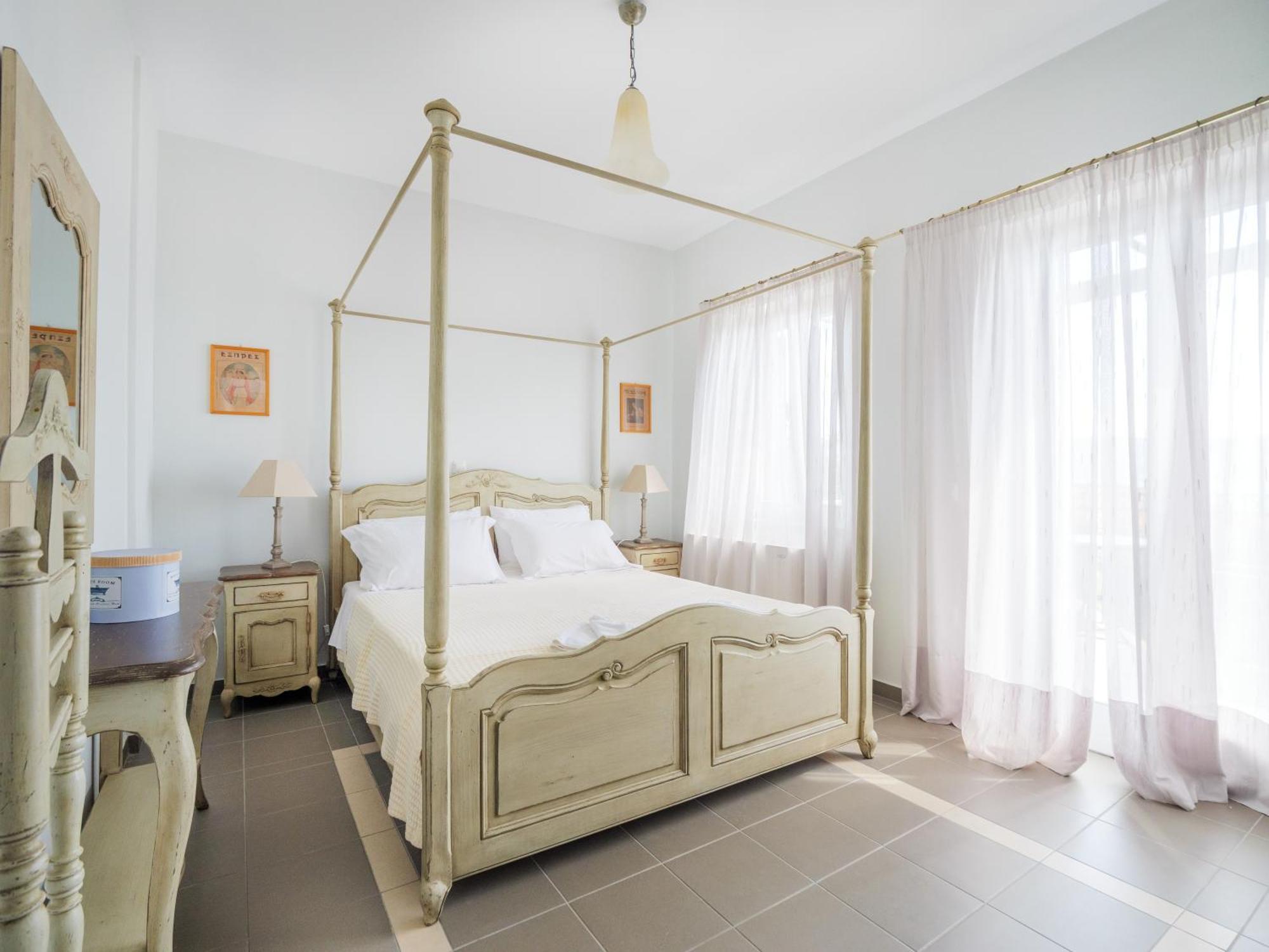 Heliades Maisonettes 미팀나 외부 사진
