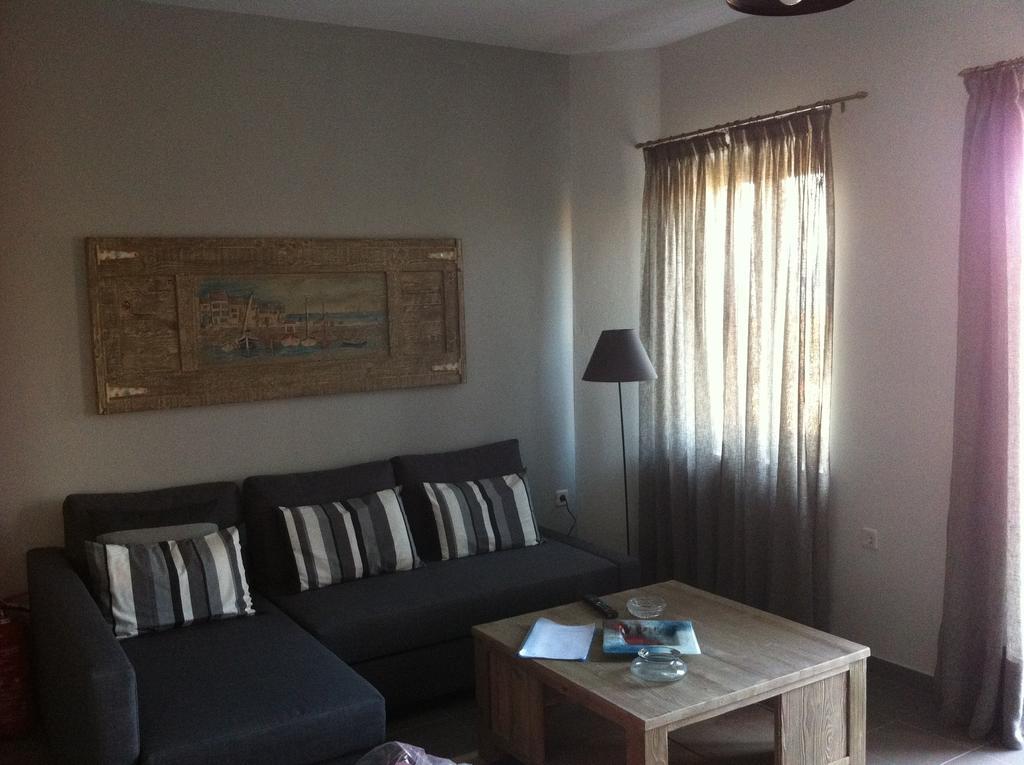 Heliades Maisonettes 미팀나 객실 사진