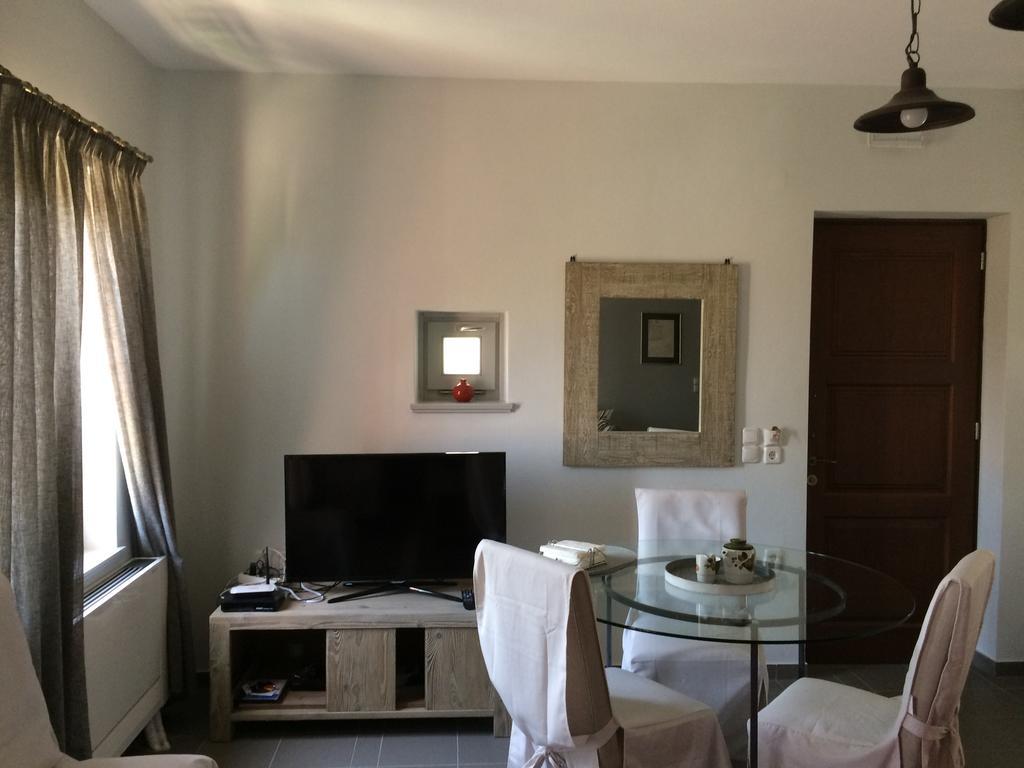 Heliades Maisonettes 미팀나 외부 사진